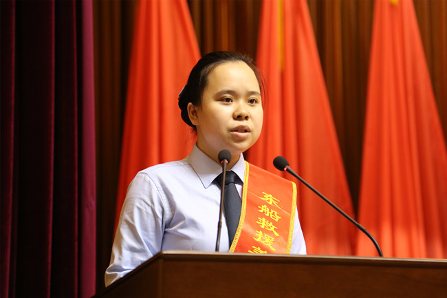 监利法院书记员杨瑛演讲.jpg 监利法院书记员杨瑛演讲.jpg