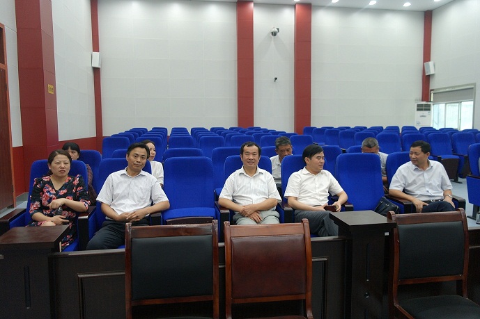 县人大常委会领导旁听庭审.JPG 县人大常委会领导旁听庭审.JPG