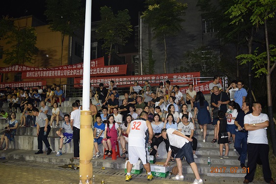 啦啦队.JPG 啦啦队.JPG