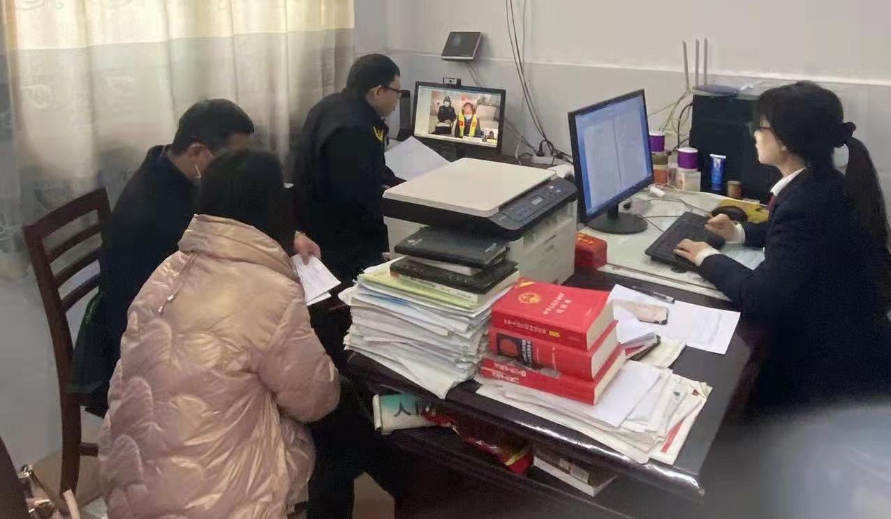 庭审现场1.jpg 庭审现场1.jpg